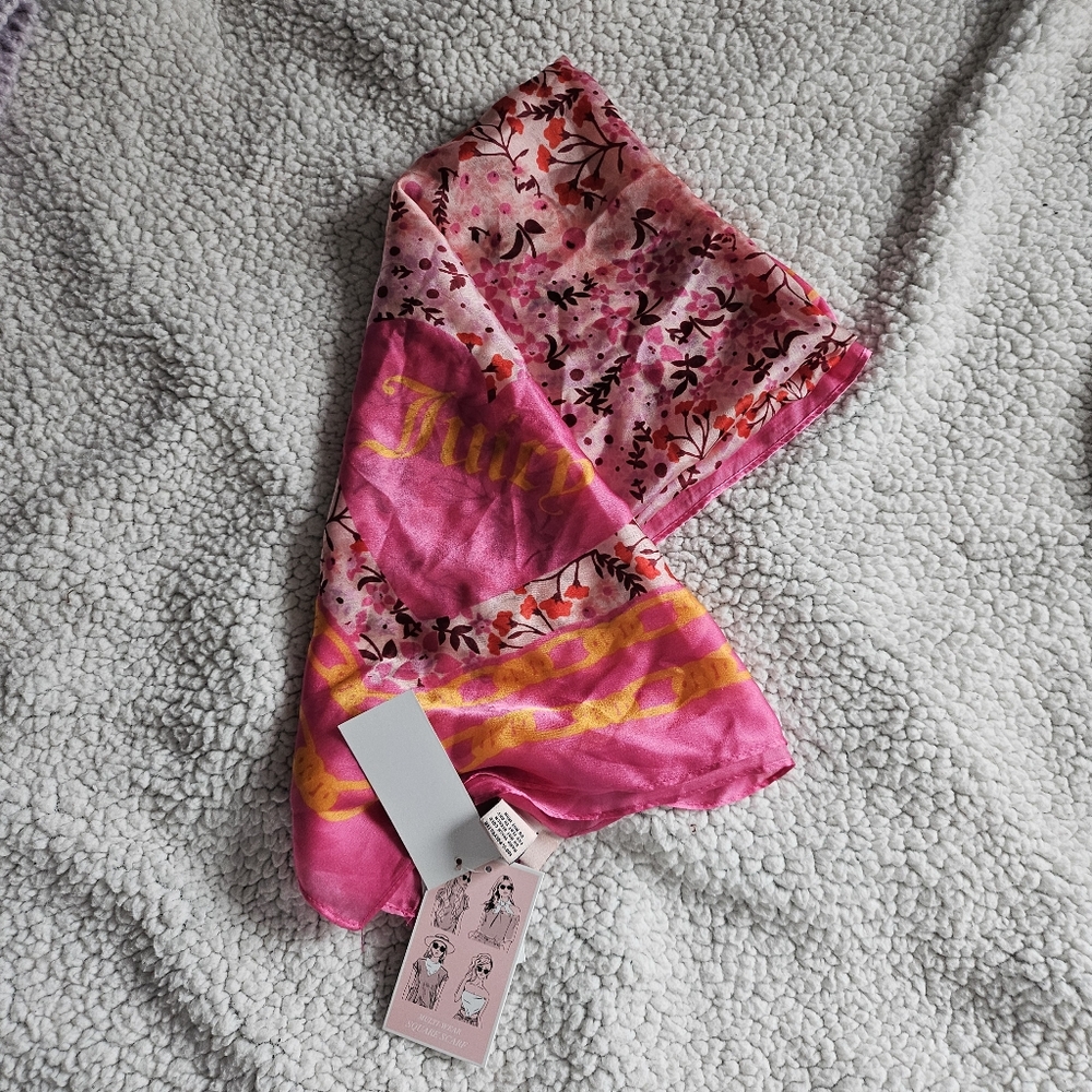 JUICY COUTURE Scarf